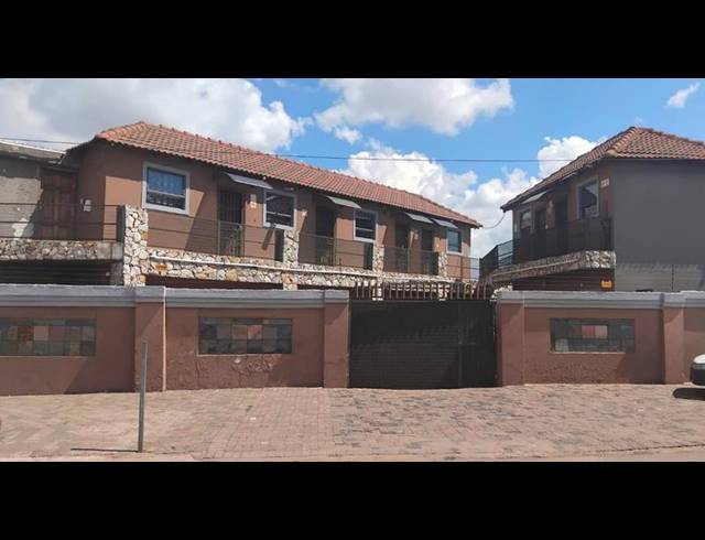 12 BEDROOM HOUSE FOR SALE IN JABAVU
